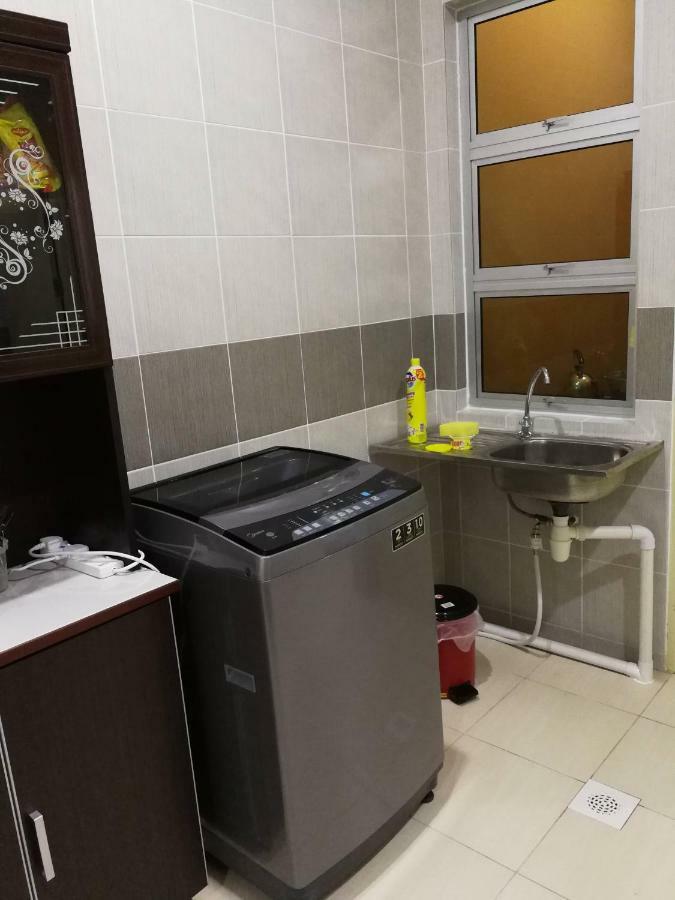 Address No 915, Lorong Uni Central 13, Taman Uni Central, Kuching Samarahan Expressway Eksteriør billede