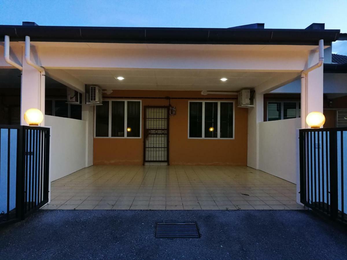 Address No 915, Lorong Uni Central 13, Taman Uni Central, Kuching Samarahan Expressway Eksteriør billede