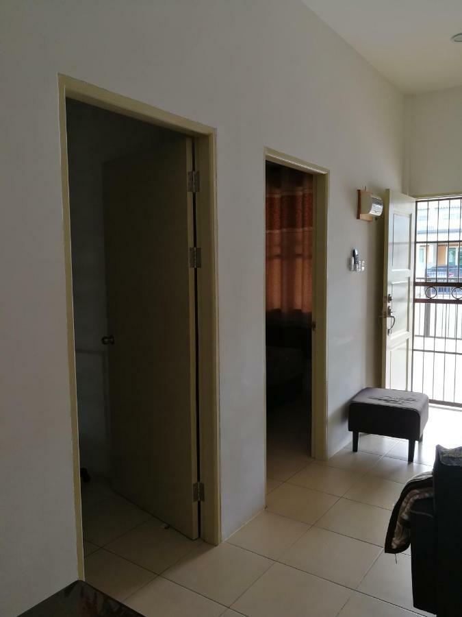 Address No 915, Lorong Uni Central 13, Taman Uni Central, Kuching Samarahan Expressway Eksteriør billede