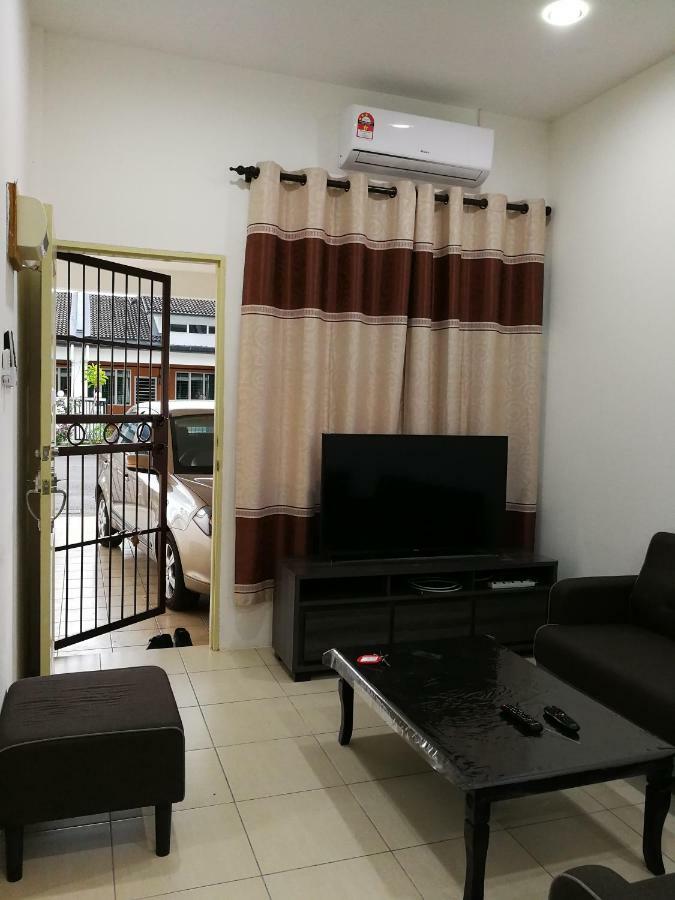 Address No 915, Lorong Uni Central 13, Taman Uni Central, Kuching Samarahan Expressway Eksteriør billede