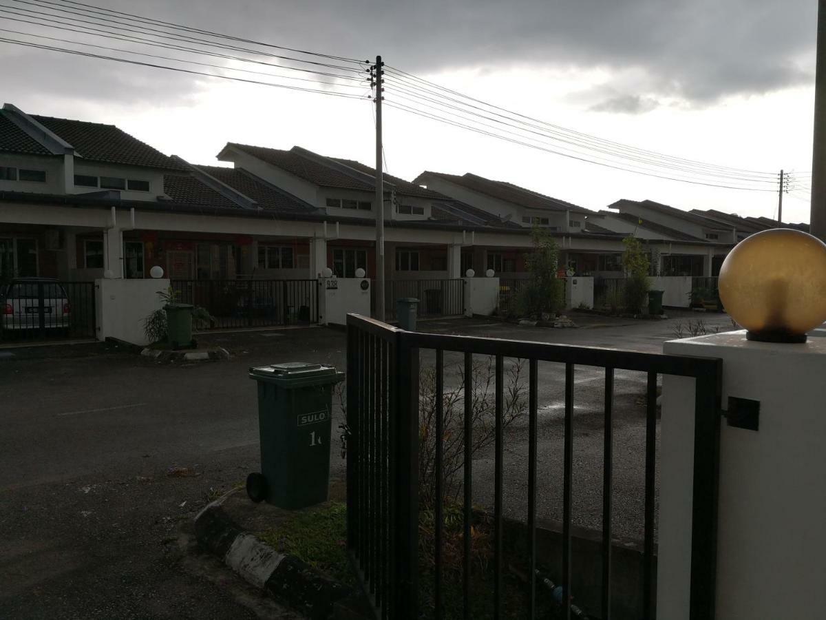 Address No 915, Lorong Uni Central 13, Taman Uni Central, Kuching Samarahan Expressway Eksteriør billede
